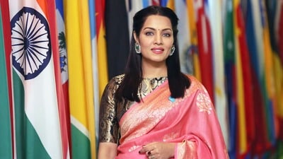 పెళ్లి రోజునే విడాకులు ఇచ్చిన భర్త, కన్నబిడ్డలే చదివి వినిపించిన నోటీసు- తెలుగు సీనియర్ హీరోయిన్ సెలీనా జైట్లీ కన్నీరు పెళ్లి రోజునే విడాకులు ఇచ్చిన భర్త, కన్నబిడ్డలే చదివి వినిపించిన నోటీసు- తెలుగు సీనియర్ హీరోయిన్ సెలీనా జైట్లీ కన్నీరు