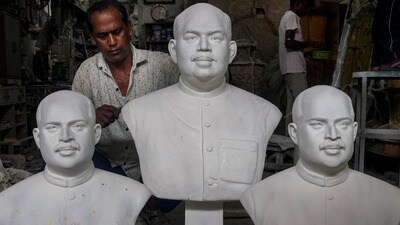 সোমবার শ্যামাপ্রসাদ মুখোপাধ্যায়ের ১২৫ তম জন্মবার্ষিকী। (ছবি সৌজন্যে পিটিআই) সোমবার শ্যামাপ্রসাদ মুখোপাধ্যায়ের ১২৫ তম জন্মবার্ষিকী। (ছবি সৌজন্যে পিটিআই)