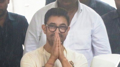 বিয়ে মিটতেই আমিরকে একা ছাড়লেন গৌরী! এলেন না মিডিয়ার সামনে, ৩য় বউ কত বড়লোক? (PTI) বিয়ে মিটতেই আমিরকে একা ছাড়লেন গৌরী! এলেন না মিডিয়ার সামনে, ৩য় বউ কত বড়লোক? (PTI)