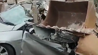 ప్రమాదానికి గురైన కారు