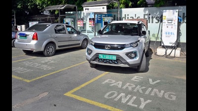 The figure also exceeds the 14,809 EVs registered in the first half of 2024, indicating sustained growth in electric mobility. (FILE)