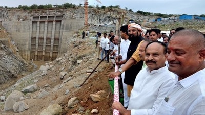 మిర్యాలగూడ పర్యటనలో మంత్రి ఉత్తమ్ మిర్యాలగూడ పర్యటనలో మంత్రి ఉత్తమ్