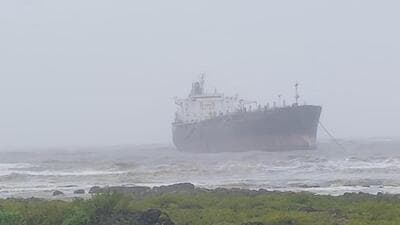 Nicaragua-flagged merchant tanker runs aground off Manori amid rough seas