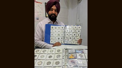 Baljit Singh with displaying his collection. (ht photo) Baljit Singh with displaying his collection. (ht photo)