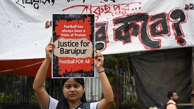 বারুইপুর নাবালিকা ধর্ষণ ও খুনের কাণ্ডের প্রতিবাদ কলকাতায়। (ছবি সৌজন্যে, সমীর জানা/হিন্দুস্তান টাইমস) বারুইপুর নাবালিকা ধর্ষণ ও খুনের কাণ্ডের প্রতিবাদ কলকাতায়। (ছবি সৌজন্যে, সমীর জানা/হিন্দুস্তান টাইমস)