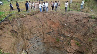 కూలీ పని పేరుతో మహిళ కిడ్నాప్... బావిలో తోసేసిన దుండగుడు కూలీ పని పేరుతో మహిళ కిడ్నాప్... బావిలో తోసేసిన దుండగుడు