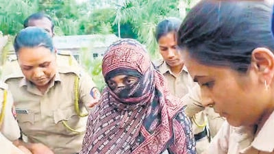 Nashik [Maharashtra], May 11 (ANI): The accused Nida Khan appears before the Nashik Road Court in connection with the ongoing Tata Consultancy Services (TCS) case, in Nashik on Monday. The court has remanded a fourteen-day judicial custody. (ANI Video Grab) (ANI Video Grab)