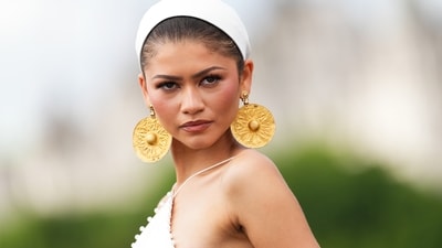 Zendaya embraced her inner Athena in a stunning, custom ivory Jacquemus gown. (Photo by Scott A Garfitt/Invision/AP) (AP Photo/Scott A Garfitt) Zendaya embraced her inner Athena in a stunning, custom ivory Jacquemus gown. (Photo by Scott A Garfitt/Invision/AP) (AP Photo/Scott A Garfitt)
