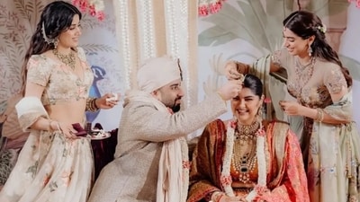 Sisters Janhvi and Khushi Kapoor took charge of the rituals and arrangements in the wedding. Sisters Janhvi and Khushi Kapoor took charge of the rituals and arrangements in the wedding.