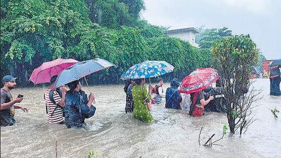 48 hours without power, 5-ft floods bring Vasai-Virar to a halt