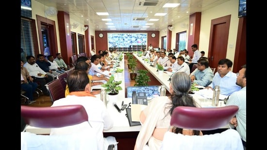 LMC executive committee meeting held at Shivri Plant in Lucknow on Monday (HT Photo)