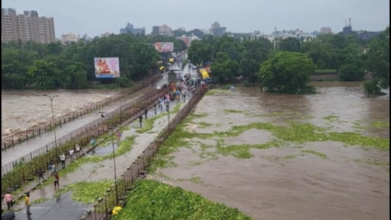 Pimpri Chinchwad Municipal Corporation (PCMC) has evacuated 1,880 residents from flood-prone areas after continuous rainfall caused river levels to rise across the city. (HT)
