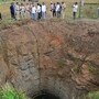 కూలీ పని పేరుతో మహిళ కిడ్నాప్... బావిలో తోసేసిన దుండగుడు
