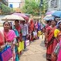 অনেকের আবেদনের স্টেটাসে ‘আন্ডার এনকোয়ারি’ দেখাচ্ছে, আবার কারও ক্ষেত্রে ‘অ্যাপ্লিকেশন রিজেক্টেড’ দেখানো হচ্ছে। (PTI)