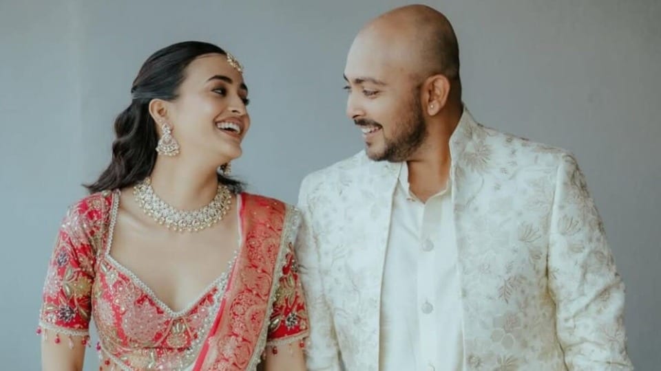 হবু বউ আকৃতি আগরওয়ালকে ঠকিয়েছেন পৃথ্বী শ?