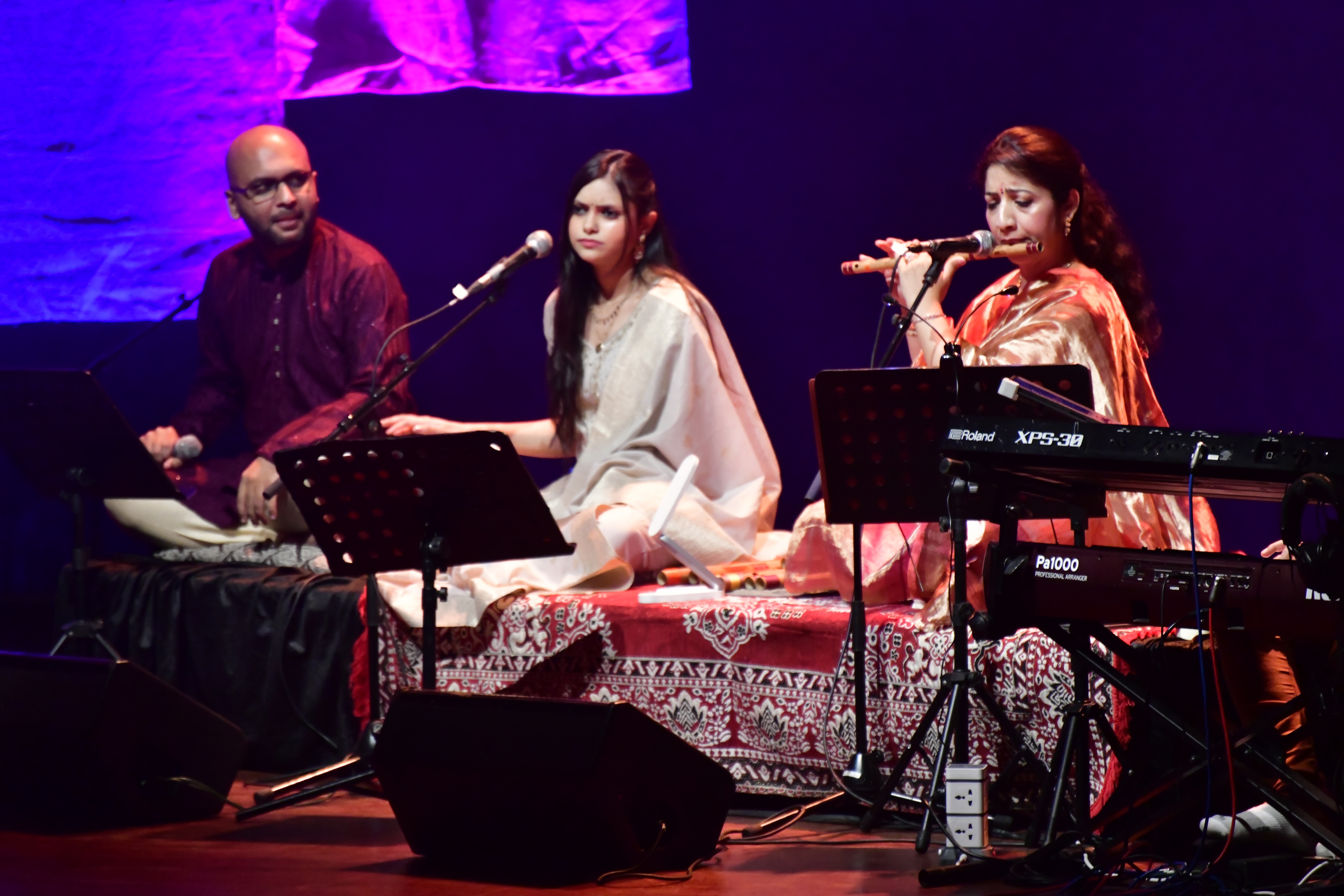 Live musicians performed on stage to lend melodious tunes during the staging of the play based on Pandit Hariprasad Chaurasia’s life. Live musicians performed on stage to lend melodious tunes during the staging of the play based on Pandit Hariprasad Chaurasia’s life.