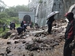 Rains bring trains to a halt, do-gooders feed stranded passengers