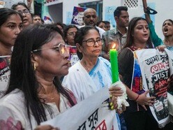বারুইপুর কাণ্ডের প্রতিবাদে এবার আনুষ্ঠানিকভাবে পথে নামার সিদ্ধান্ত নিয়েছেন মমতা বন্দ্যোপাধ্যায়।