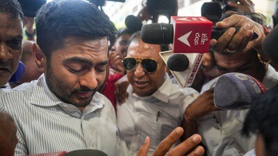 এবার পারুলিয়া কোস্টাল থানাতেও অভিযোগ দায়ের করা হল ডায়মন্ড হারবারের সাংসদ অভিষেক বন্দ্যোপাধ্যায়ের বিরুদ্ধে। (PTI)