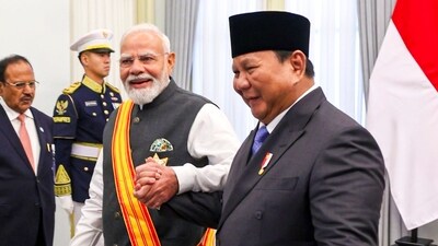 Prime Minister Narendra Modi being accorded the Adipura Star of the Republic of Indonesia by Indonesia's President Prabowo Subianto. (X/ narendramodi) Prime Minister Narendra Modi being accorded the Adipura Star of the Republic of Indonesia by Indonesia's President Prabowo Subianto. (X/ narendramodi)