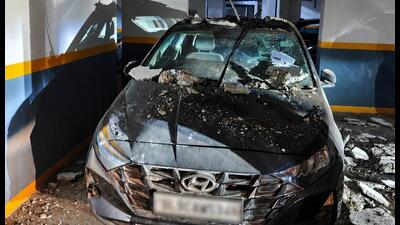 The incident occurred at H Tower. Residents alleged similar incidents have occurred before and questioned maintenance despite paying up to ₹25,000 monthly. (HT) The incident occurred at H Tower. Residents alleged similar incidents have occurred before and questioned maintenance despite paying up to ₹25,000 monthly. (HT)