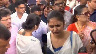 ঋতব্রত বন্দ্যোপাধ্যায়ের নেতৃত্বে বারুইপুরে যান সাংসদ সায়নী ঘোষ, কাকলি ঘোষ দস্তিদার এবং চন্দ্রিমা ভট্টাচার্য ঋতব্রত বন্দ্যোপাধ্যায়ের নেতৃত্বে বারুইপুরে যান সাংসদ সায়নী ঘোষ, কাকলি ঘোষ দস্তিদার এবং চন্দ্রিমা ভট্টাচার্য