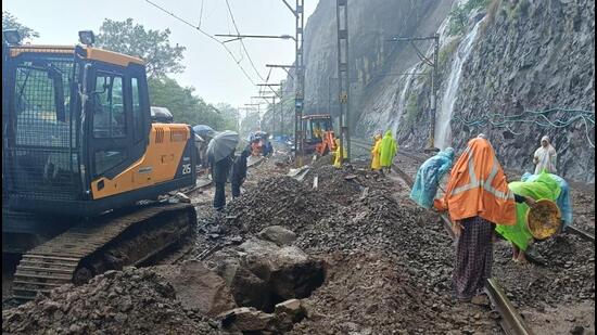 Third day without trains: Pune-Mumbai rail corridor remains crippled by landslide