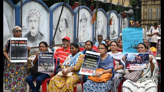 Locals staged protests after TMC MPs and MLAs from the rebel camp went to meet the victim’s parents. (Samir Jana/ Hindustan Times)