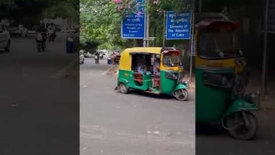 How walkable is Delhi? Broken, occupied footpaths near embassies in Vasant Vihar