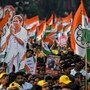 শাবানা খাতুন অভিযোগ করেছেন, যাঁরা এতদিন তৃণমূলের হয়ে সক্রিয় রাজনীতি করতেন, তাঁদেরই এখন বজরং দল ও বিশ্ব হিন্দু পরিষদের সদস্য হিসেবে দেখা যাচ্ছে। 
