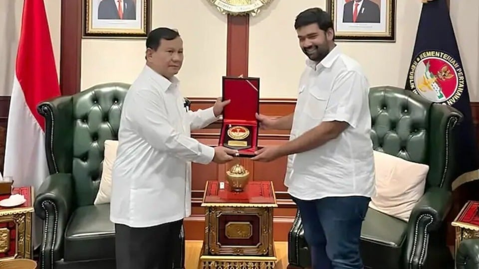 নিজেকে মার্কিন গোয়েন্দা সংস্থা সিআইএ-র এজেন্ট পরিচয় দিয়ে ইন্দোনেশিয়ার শীর্ষ নেতৃত্বের সঙ্গে ঘনিষ্ঠ সম্পর্ক গড়ে তোলেন ভারতীয় বংশোদ্ভূত এক ব্যবসায়ী।