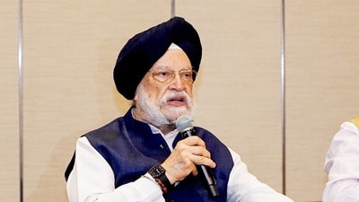 কেন্দ্রীয় পেট্রোলিয়াম ও প্রাকৃতিক গ্যাসমন্ত্রী মন্ত্রী হরদীপ সিং পুরী (PIB Photo Gallery ) কেন্দ্রীয় পেট্রোলিয়াম ও প্রাকৃতিক গ্যাসমন্ত্রী মন্ত্রী হরদীপ সিং পুরী (PIB Photo Gallery )