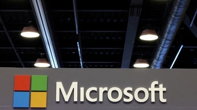 Microsoft is offering laid-off US employees up to 39 weeks of severance pay and more (REUTERS/Chris Helgren/File Photo) (REUTERS)