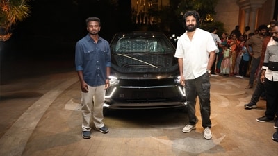 Sivakumar Murugesan seemed pumped to receive a new car from Sivakarthikeyan. Sivakumar Murugesan seemed pumped to receive a new car from Sivakarthikeyan.