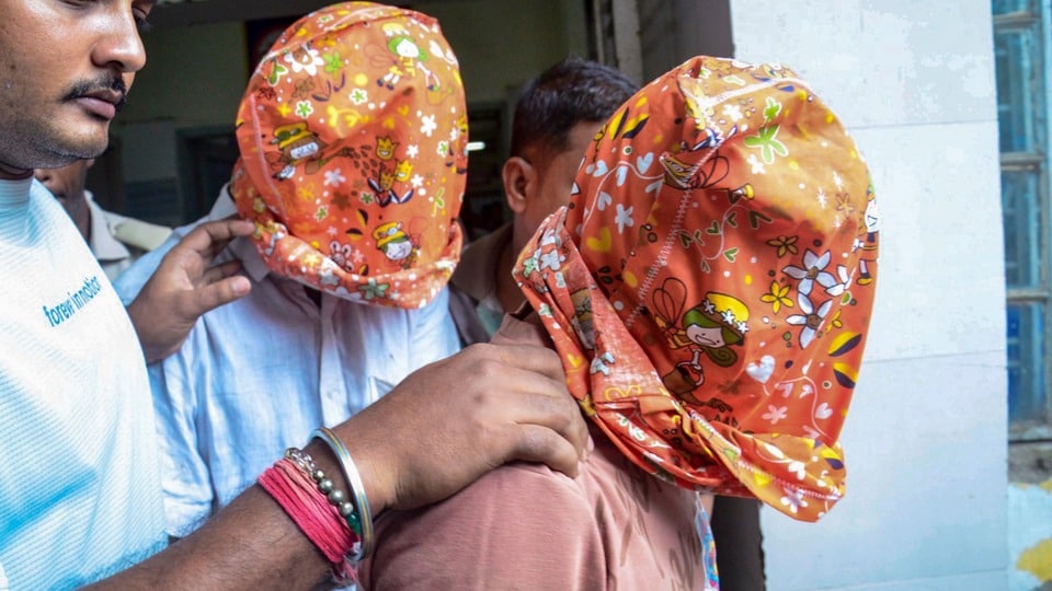 বারুইপুরে নাবালিকাকে গণধর্ষণ ও খুনের বহুল আলোচিত মামলায় পুলিশের গুলিতে মৃত্যু হল অন্যতম অভিযুক্ত প্রভাস মণ্ডলের। (PTI)