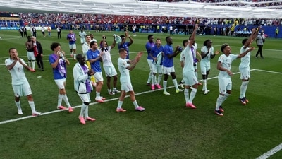 The French players applauded fans after the 2-0 victory during the FIFA World Cup 2026 Quarter Final match against Morocco. (Getty Images via AFP)