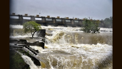 Kiran Deshmukh, executive engineer of the Khadakwasla Dam Cluster, said the release was being regulated to ensure reservoir safety. (MAHENDRA KOLHE/ HT) Kiran Deshmukh, executive engineer of the Khadakwasla Dam Cluster, said the release was being regulated to ensure reservoir safety. (MAHENDRA KOLHE/ HT)