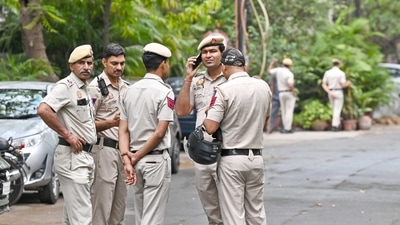 Balcony crashes from Gurugram luxury tower, family escapes; residents seek safety checks (Representative image) Balcony crashes from Gurugram luxury tower, family escapes; residents seek safety checks (Representative image)