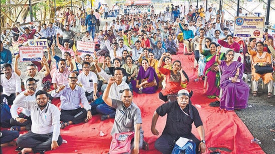The protesters also demanded the withdrawal of the mandatory Teacher Eligibility Test (TET) requirement for in-service teachers and the immediate cancellation of FIRs filed against teachers who refused election-related duties. (Anshuman Poyrekar/HT Photo)