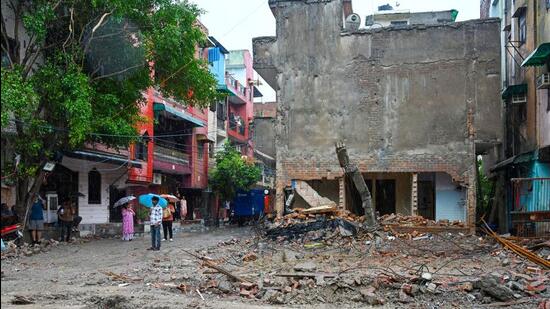 The site of the building collapse. (Vipin Kumar/HT Photo)
