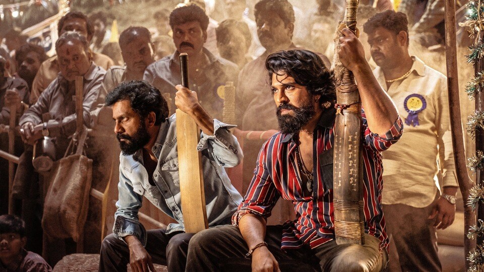 <p>ఇక నెట్​ఫ్లిక్స్​.. ఈ పెద్ది సినిమా ఓటీటీ రైట్స్ కోసం రూ. 105 కోట్ల నుంచి రూ. 130 కోట్ల వరకు వెచ్చించినట్టు సమాచారం.</p>
