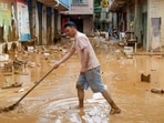 China's flooded Guangxi region faces a fresh challenge as hundreds of snakes and other animals escape from their enclosures into muddy water