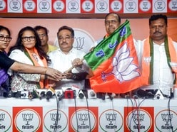 বিজেপির কেন্দ্রীয় নেতৃত্ব আনুষ্ঠানিক বিজ্ঞপ্তি জারি করে জানিয়ে দেয়, পশ্চিমবঙ্গ থেকে রাজ্যসভার শূন্য তিনটি আসনে এই তিন নেতাকেই প্রার্থী করা হচ্ছে। 