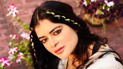 ত্রয়ী দিয়ে ছোট পর্দায় ফিরছেন মধুমিতা?