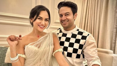 Gaurav Khanna visits Lock Upp season 2 to support Akanksha Chamola. Gaurav Khanna visits Lock Upp season 2 to support Akanksha Chamola.