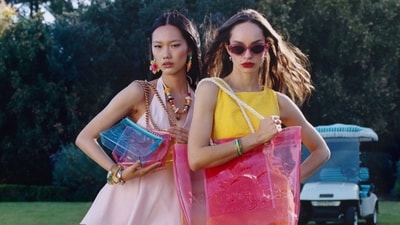 Brands like Kurt Geiger have launched crystal-embellished jelly shoulder bags (Photo: Kurt Geiger/Instagram) Brands like Kurt Geiger have launched crystal-embellished jelly shoulder bags (Photo: Kurt Geiger/Instagram)