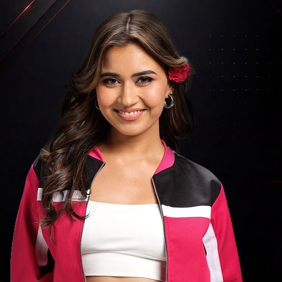 Akanksha Choudhary Lockup hot red dress