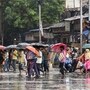 వర్షాల కారణంగా కోల్​కతాలో పరిస్థితి ఇలా..