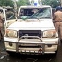 বারুইপুরে নাবালিকার দেহ নিয়ে বিক্ষোভ চলাকালীন সন্দেহের বশে এক যুবককে গণপিটুনি দেয় উত্তেজিত জনতা। (PTI)
