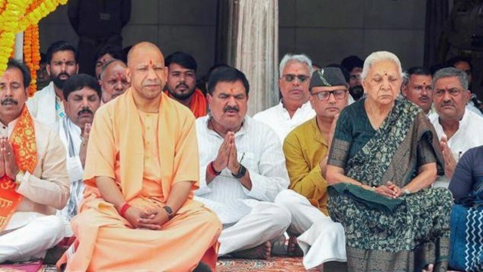 আনন্দীবেন প্যাটেল বলেন, 'আপনি আইএএস অফিসার হন বা শিক্ষিকা, তার আগে একজন ‘এক্সপার্ট মা’ হোন। (HT_PRINT)